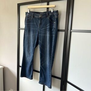 [16] Tommy Bahama Women’s Classic Cropped Denim Blue Jean Heritage Wash